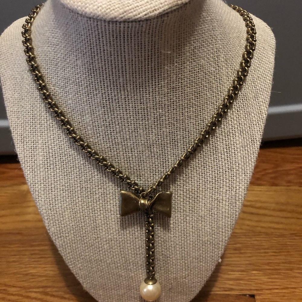 Stella & Dot Bow tie Necklace